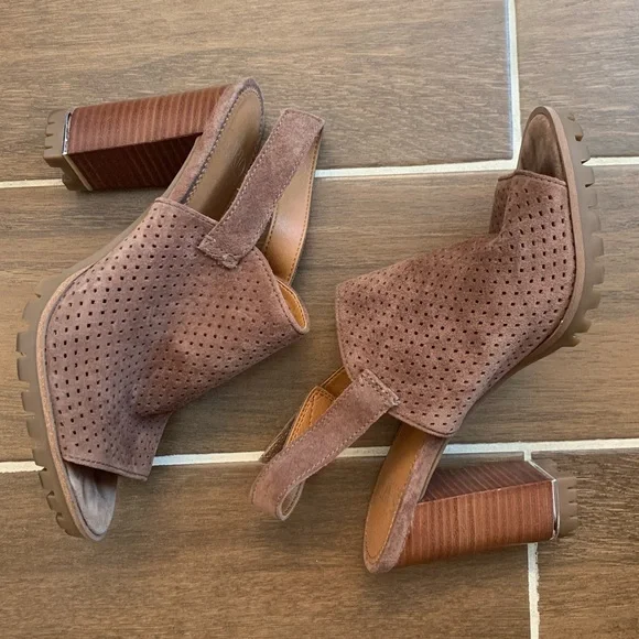 Franco Sarto Austin size 7 Perforated Bl